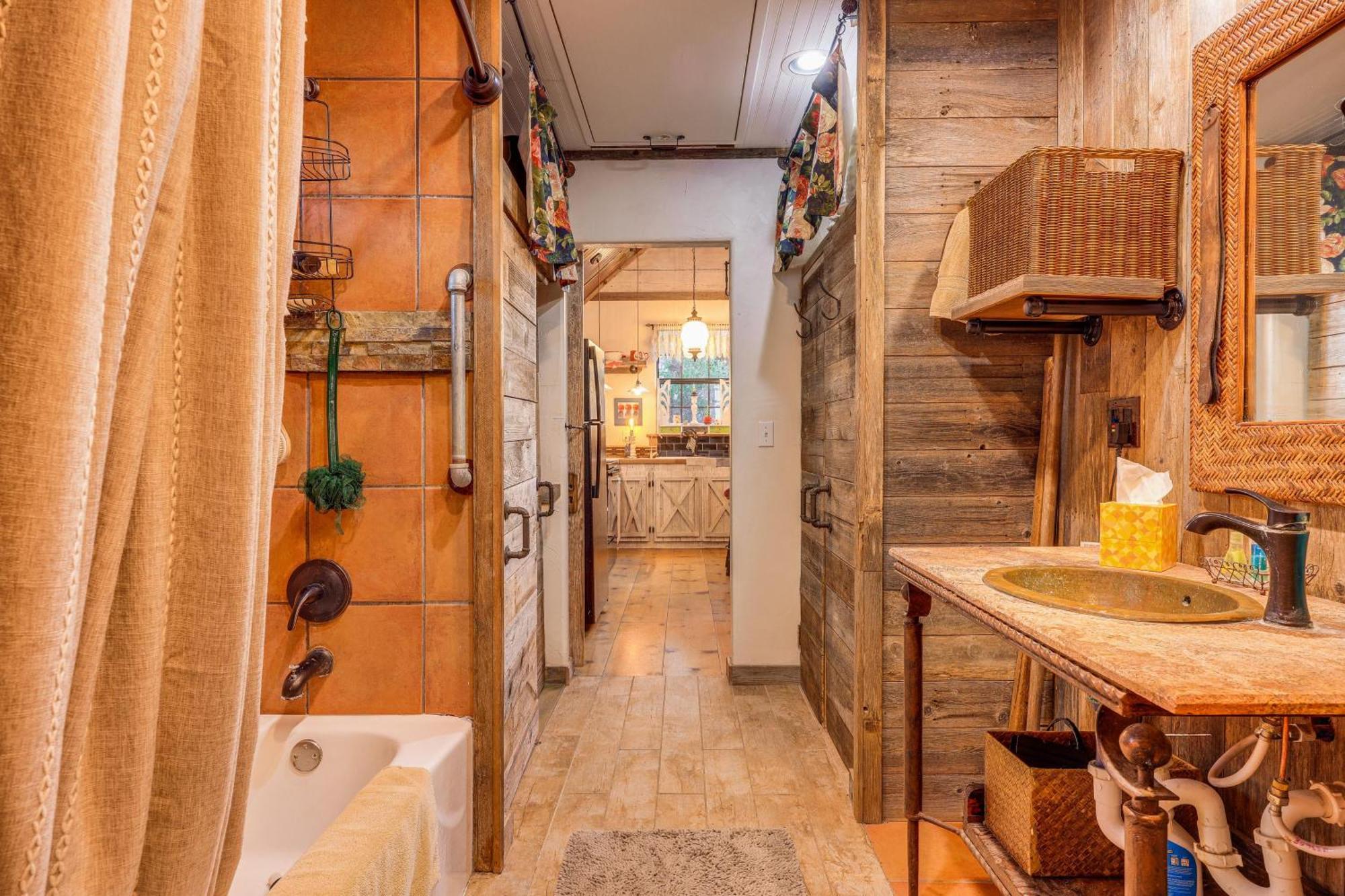 Pet-Friendly Wimberley Cabin With Fire Pit And Hot Tub Dış mekan fotoğraf